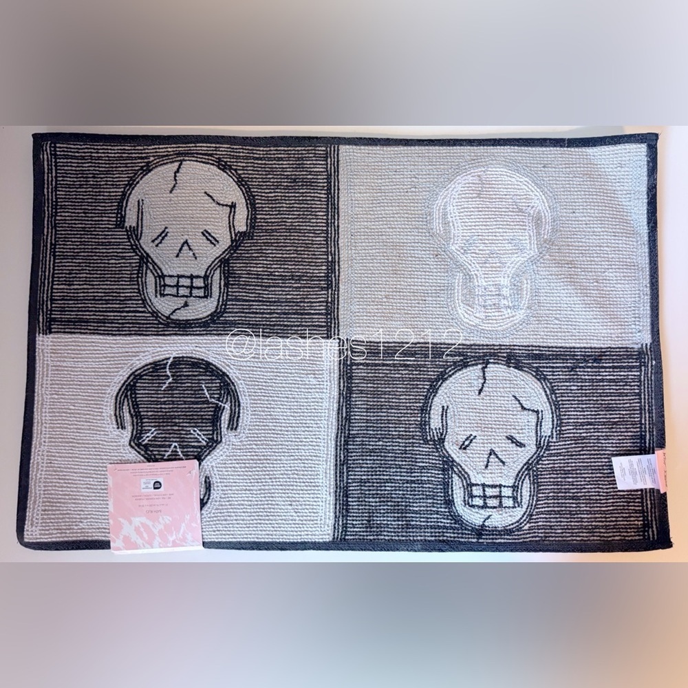 BETSEY JOHNSON Skull Bath Rug Mat - Black White Halloween - Picture 4 of 5